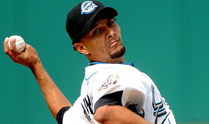 El primero en lanzar por Panam ser Davis Romero