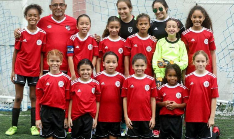 Las guilas de Panam apuestan por el ftbol femenino