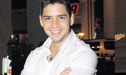 Leo Almengor  feliz por sus nuevos temas