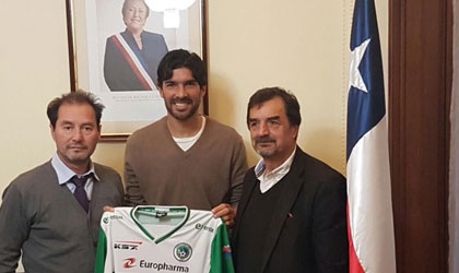 El Loco Abreu iguala rcord y logra firmar con un club del ftbol chileno