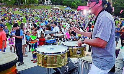 Luna llena de tambores para disfrutar en familia