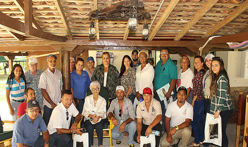 MIDA capacit a productores