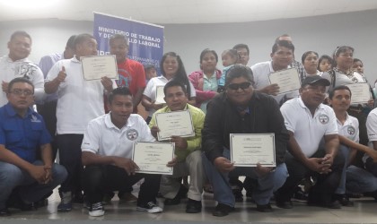 MITRADEL certifica a 100 trabajadores bocatoreos por culminacin de capacitacin en Escuela Bsica Laboral