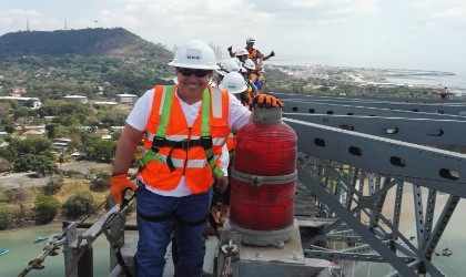Ministro hace recorrido sobre puente de las Amricas, para ver el avance de los trabajos que se acercan a su etapa final
