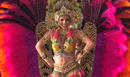 Reina de Calle Arriba de Las Tablas les tira a rivales