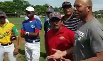 Mariano Rivera comparti con jvenes en La Chorrera