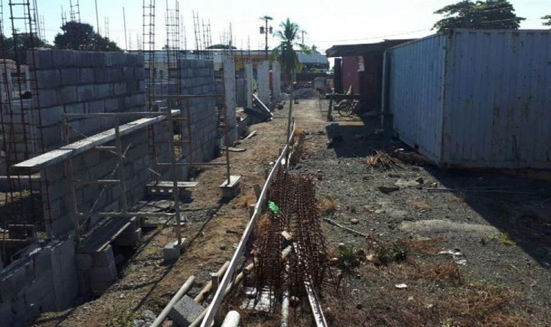 Comerciantes preocupados por el poco avance en la construccin del mercado municipal en Bar