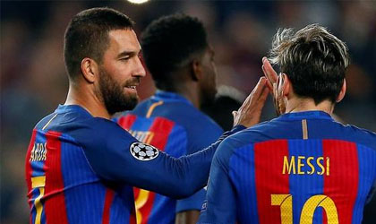 Messi no logra igualar a Cristiano en fase de grupos