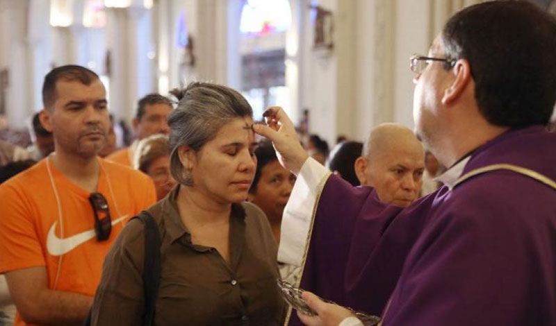 Panameos fieles a la tradicin del mircoles de ceniza