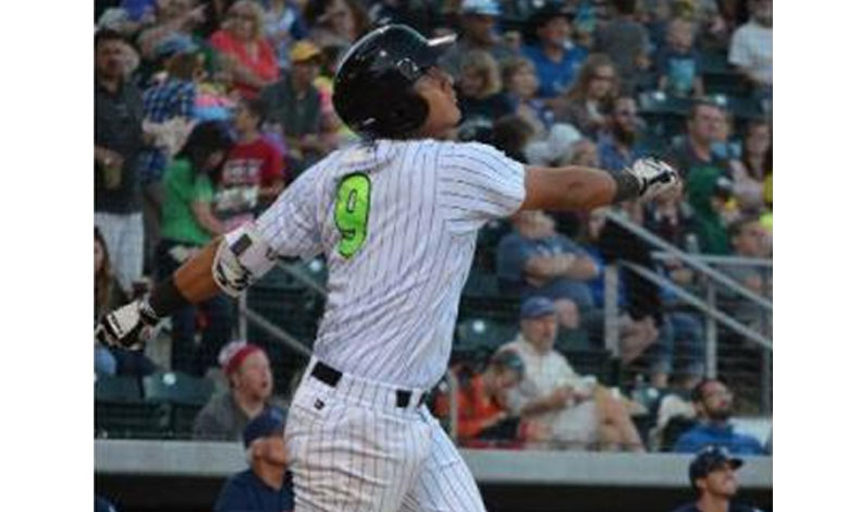 Miguel Amaya conecta su tercer jonrn de la temporada