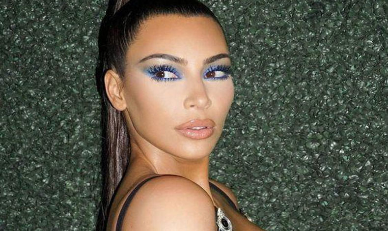 Mira como Kim Kardashian conserva su maquillaje