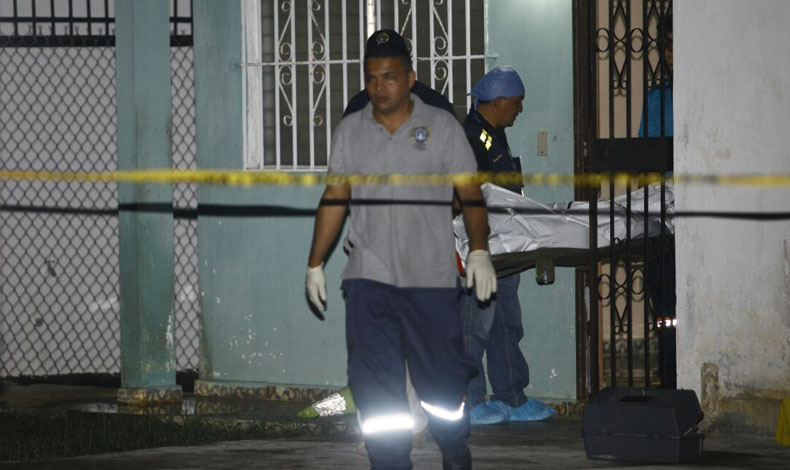 Encuentran joven muerto en el interior de su vivienda