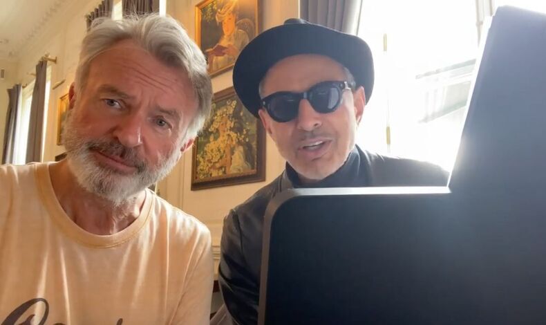Sam Neill y Jeff Goldblum (Jurassic Park) cantando a Duo en redes