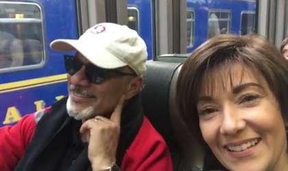 Omar Alfanno recibi una sorpresa en el tren de Machu Picchu, Per