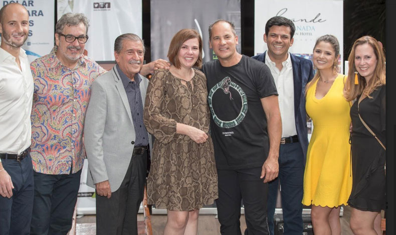 Artistas panameos presentes en la presentacin de las obras pictricas de Omar Vizquel