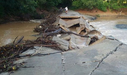 Comunidades en Macaracas quedaron incomunicas por cada de vado en el rio Estivan