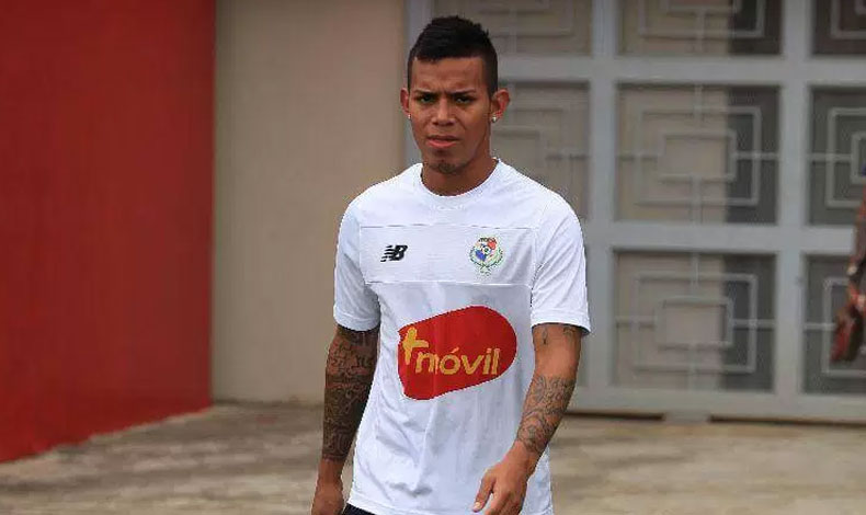 Futbolista Darwin Pinzn es acusado de robo a mano armada