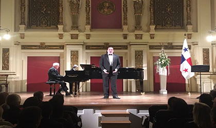 Tenor panameo en Viena