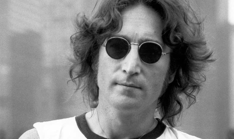 Postal de Jhon Lennon sale a la venta