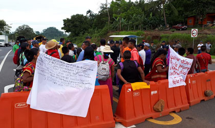 Comunidad de la comarca Ngbe Bugl cierran va Interamericana a la altura de Tol