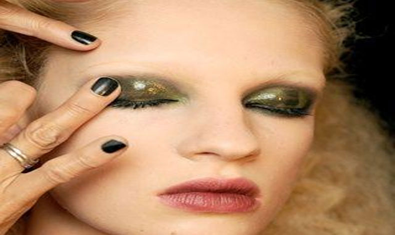 Recrea tu propio glossy eyelids