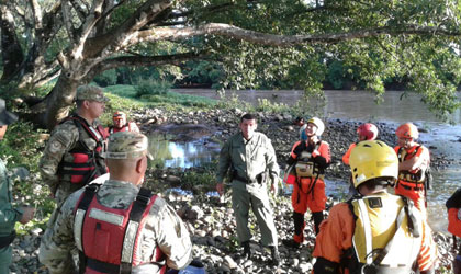 Rescatan con vida a dos mujeres que fueron arrastradas por la corriente del Rio San Lorenzo