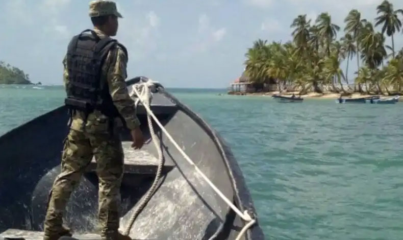 Servicio Nacional Aeronaval rescata extranjeros en las costas de Coln