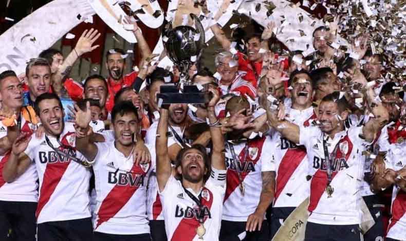 La celebracin de los hinchas de River termina en polmica