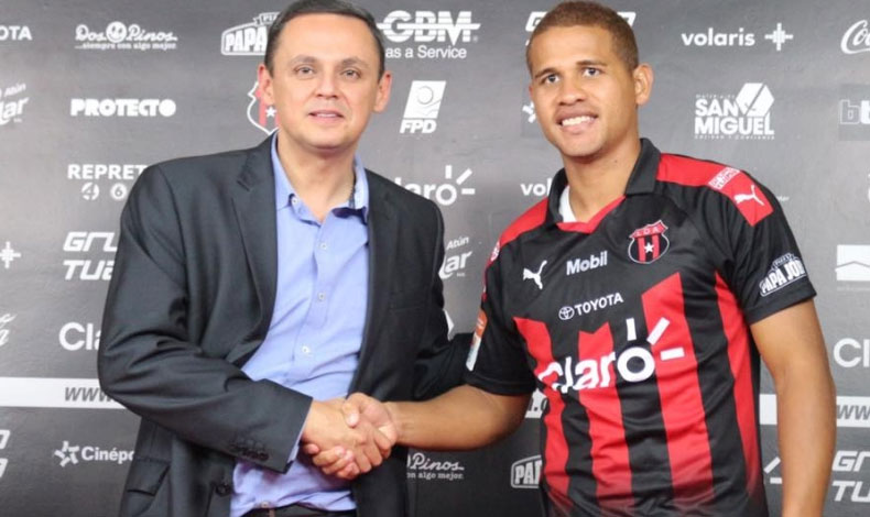 Roberto Chen es presentado oficialmente por el Alajuelense