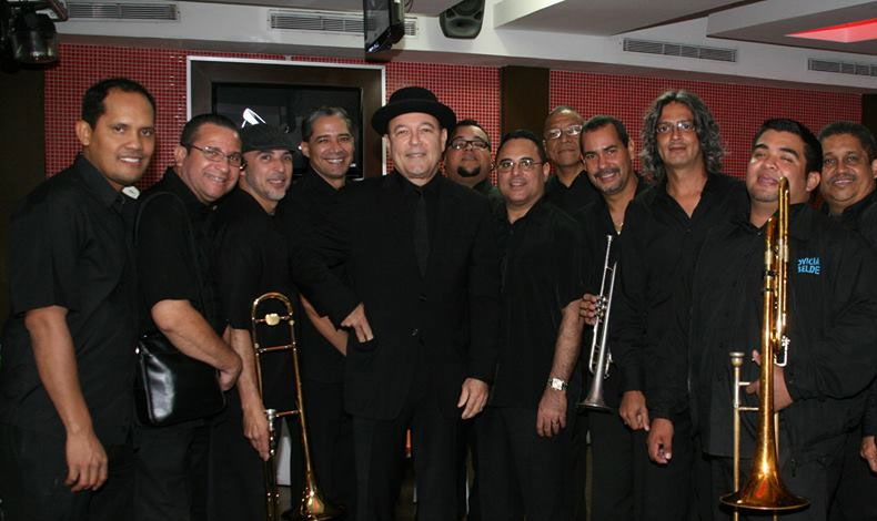 Roberto Delgado & Orquesta se estar presentando en la rumba pre-navidea