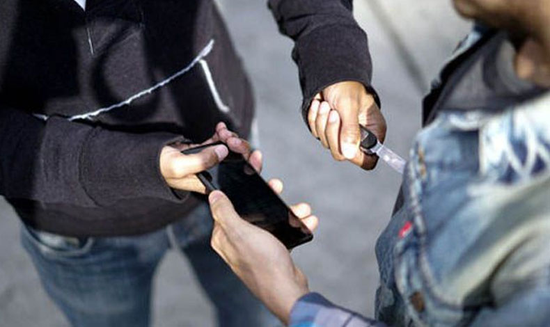Roban celulares a transentes en San Felipe