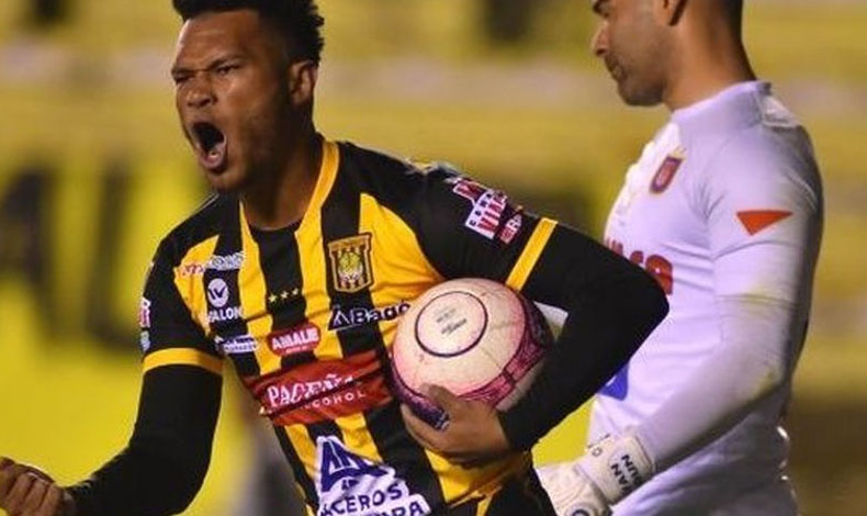 Rolando Blackburn jugar con panam en la Copa Oro 2019