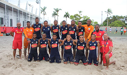 Con la participacin de la seleccin de futbol de playa comienza la Copa Plsener