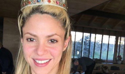 Shakira recibe crticas por no pintarse el cabello