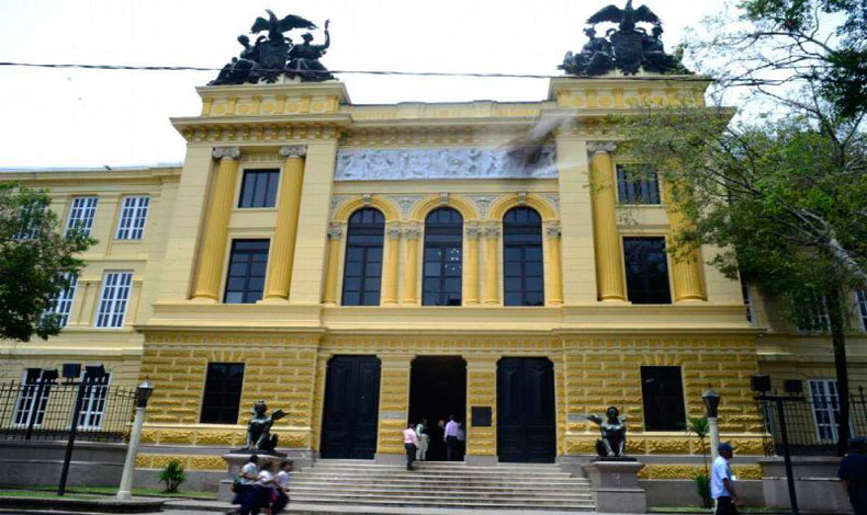 Marvin Castillo asegura que se debe abrir el debate para una reforma en la educaci�n