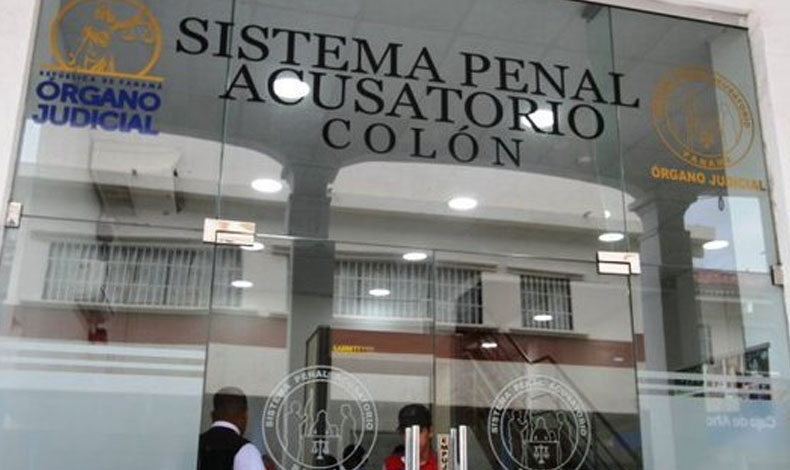 A mujer embarazada se le aplica una medida cautelar por homicidio