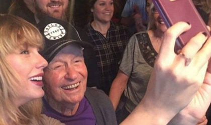 As sorprendi Taylor Swift a un abuelito fan de 96 aos