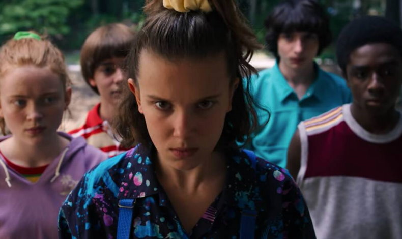 Eleven en Stranger Things revive moda de accesorio en el pelo