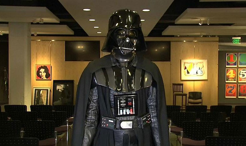 Subastaran el traje original de Darth Vader