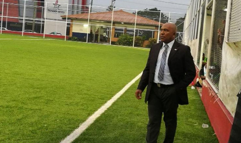 Faltan el respeto al t�cnico del Alianza FC