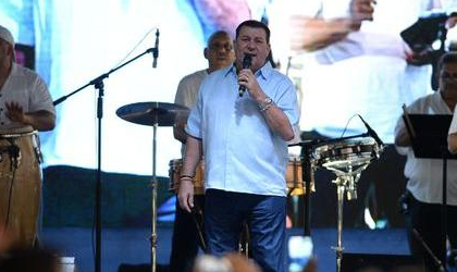 Tito Rojas puso a bailar a los presentes en el Hipdromo Presidente Remn