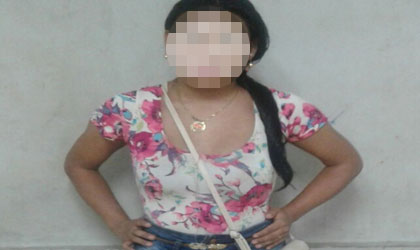 Travesti roba a dos agentes del SENAN