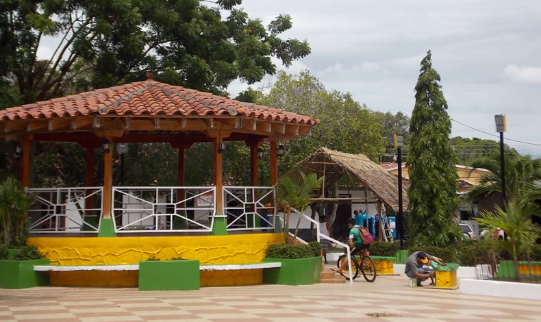 Capturan a joven que venda droga en un parque