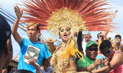 La Villa de Los Santos disfrut de los tambores y un buen topn