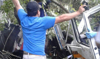 Accidente en Los Santos result en dos personas heridas