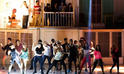 Actores y reclusos en un musical