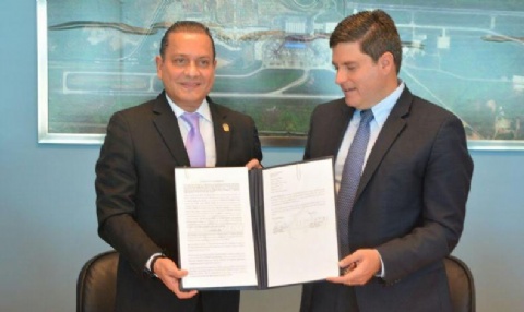 Manuel Grimaldo  y Carlos Duboy firman acuerdo de entendimiento