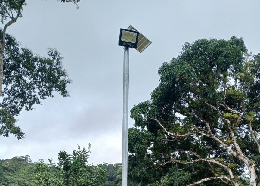 AES Panam� y la OER iluminan comunidades de Cocl�  con el proyecto �Mi Primera Luminaria�