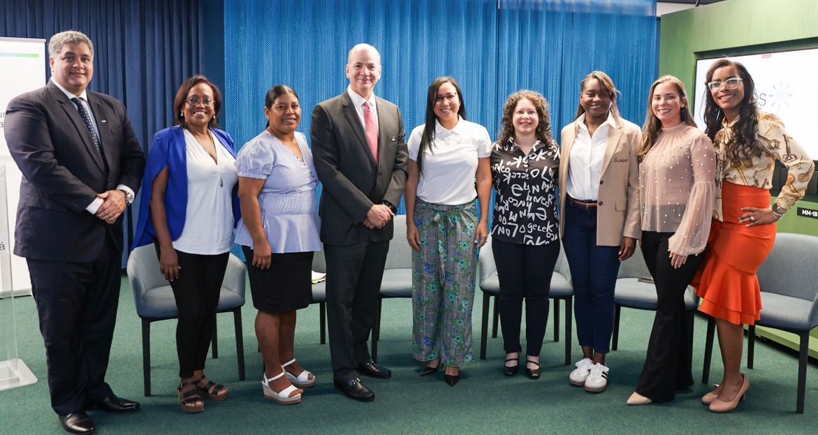 Fundacin AES Panam presenta los proyectos beneficiados con el programa Mujeres que Brillan