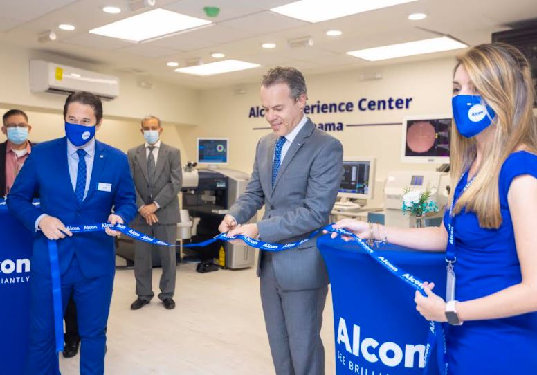 Llega a Panam Alcon Experience Center